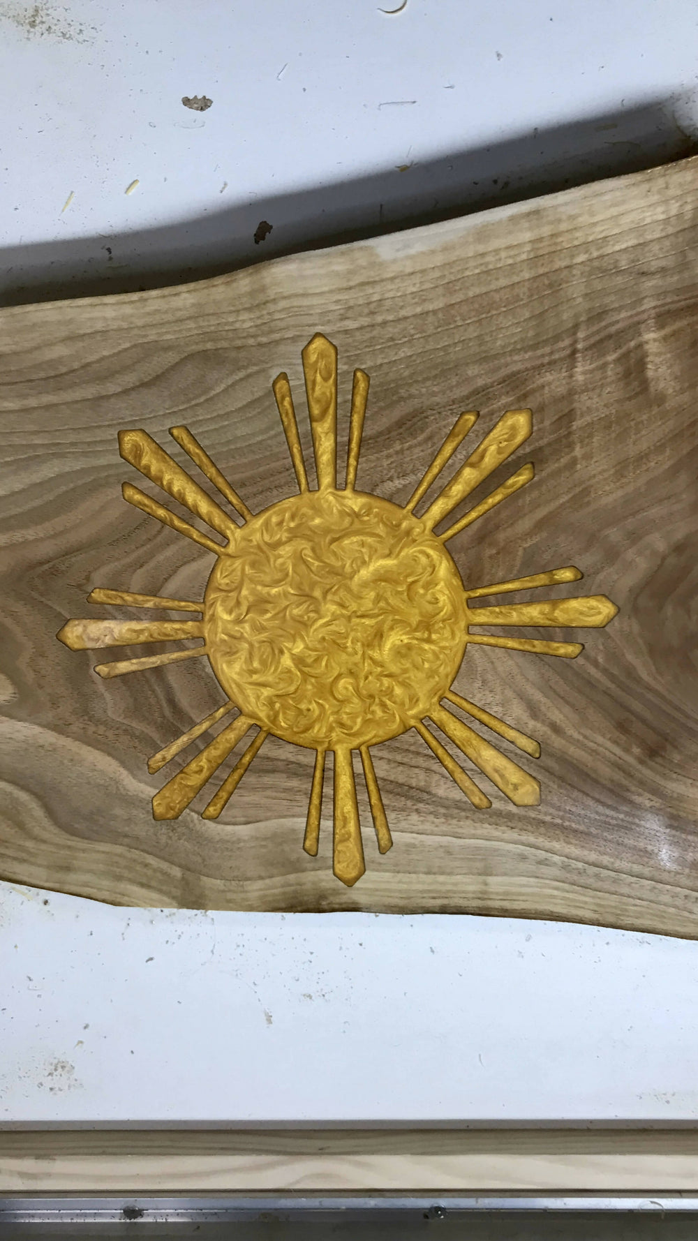 serving board / serving tray with Filipino Sun resin inlay