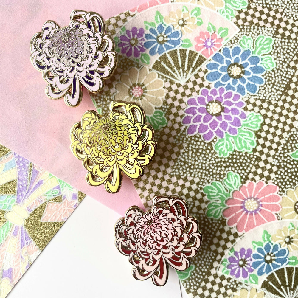 Pin Pink Japanese Spider Mum Elegant Flowers • Enamel Pin